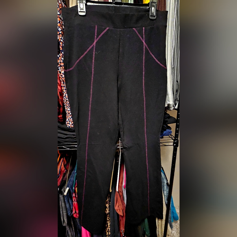 NWOT Torrid Black Bootcut Leggings with Pink Stitching